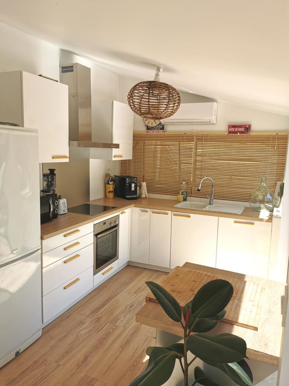 Kitchen or kitchenette, dishwasher, oven, stove