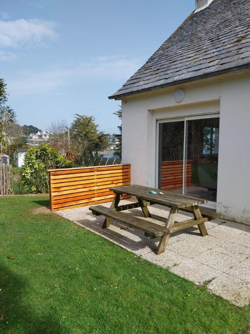 Property building, Day, Garden, Garden view