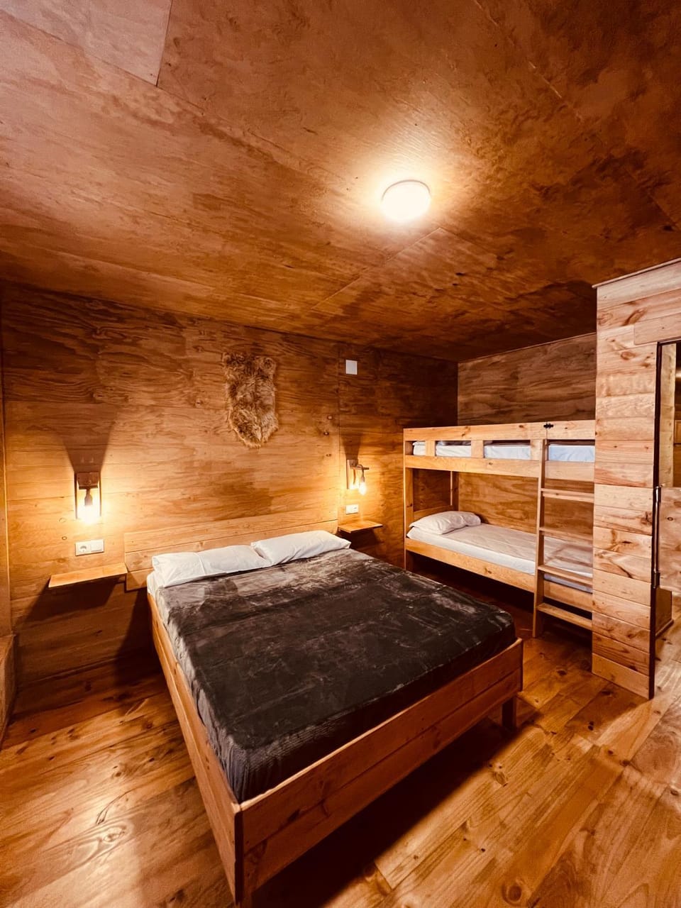 Bed, bunk bed