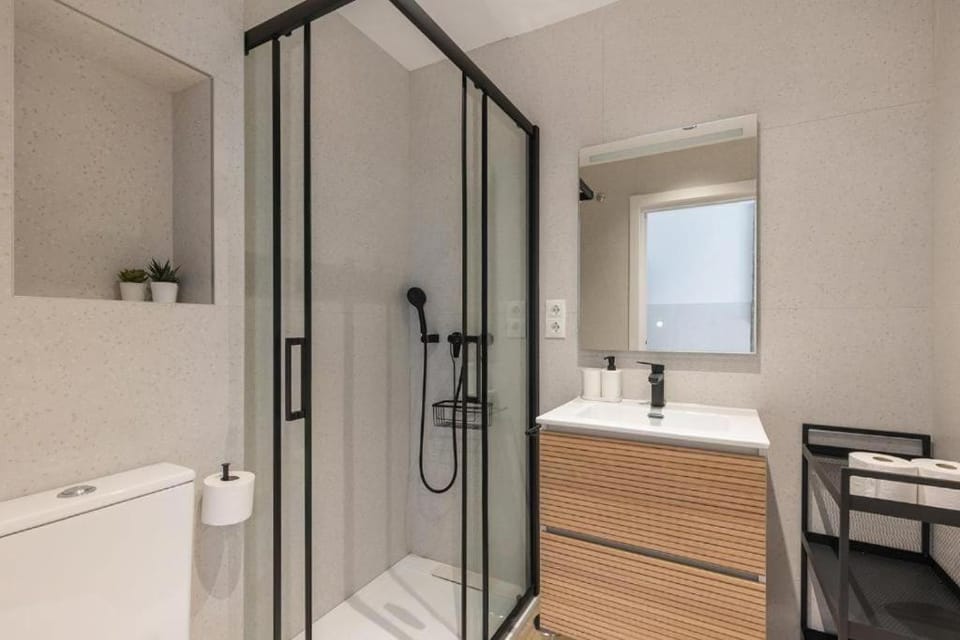 Shower, Bathroom