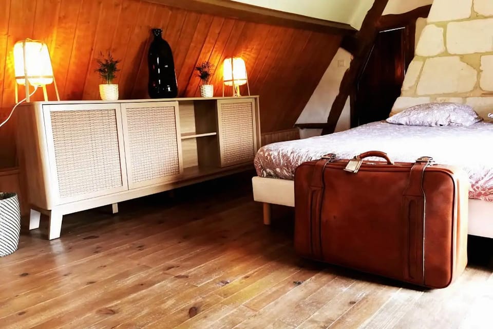Bed, Photo of the whole room, Bedroom, wardrobe