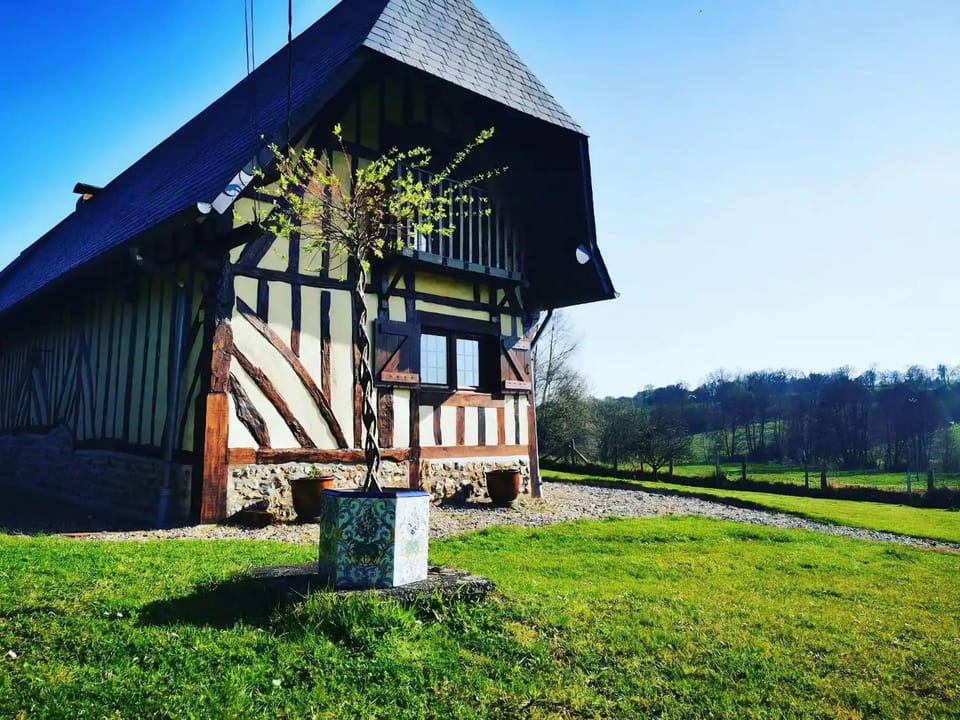 Property building, Natural landscape, Garden, Garden view
