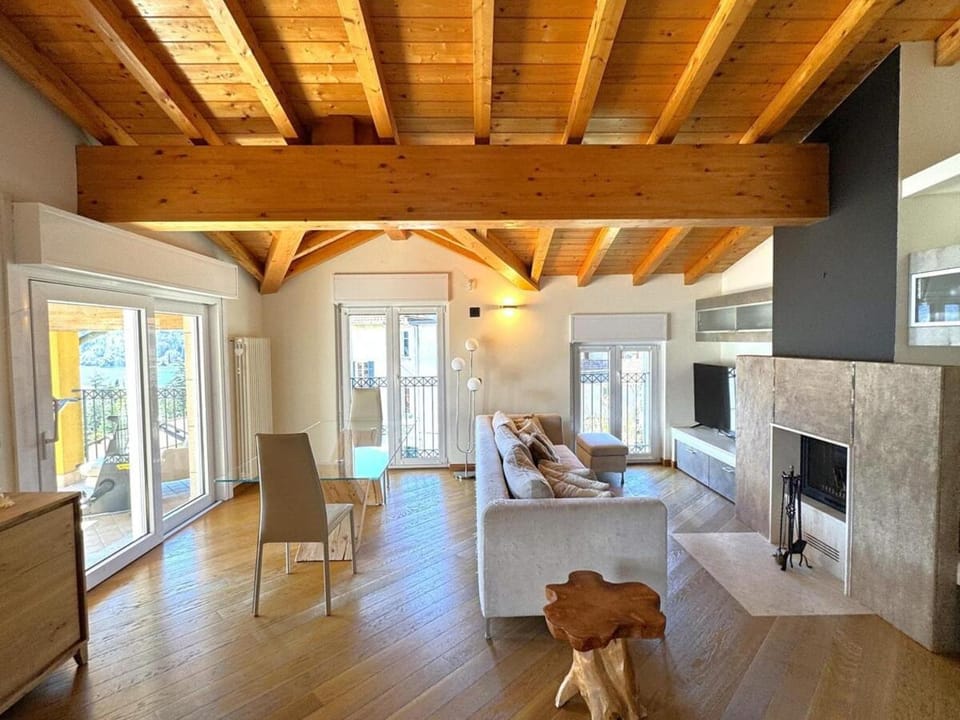 Ca Del Senior - Pool & Lake View Apartment in Tremezzo