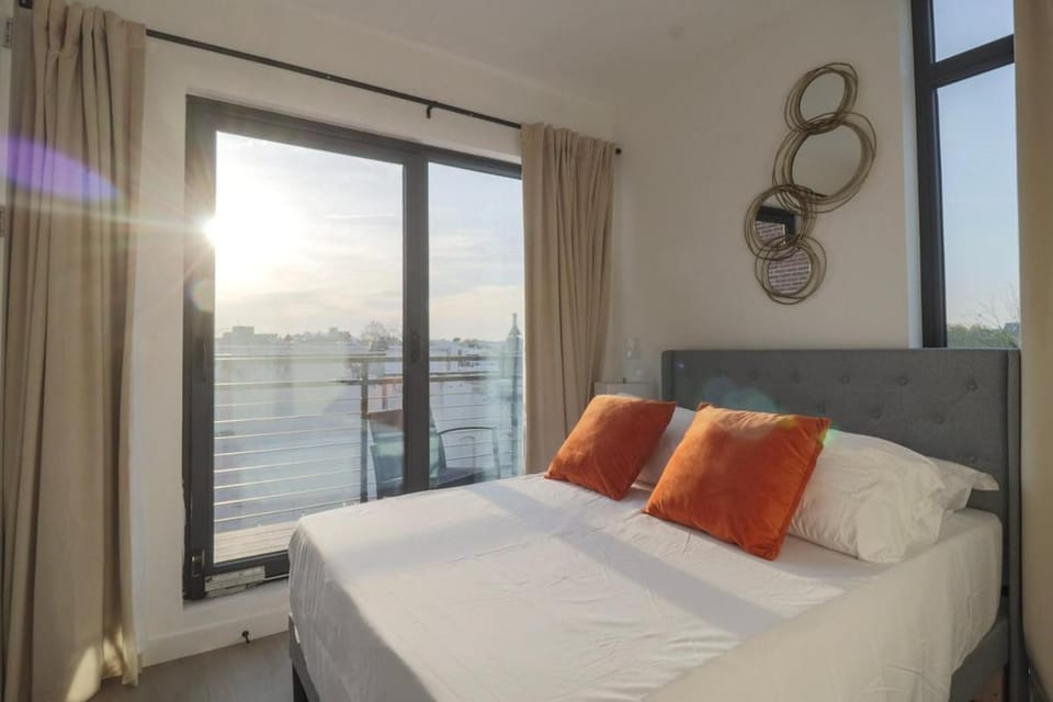 Unit 9 Luxe 2 Bedroom Penthouse Sleeps 6 Apartment in District of Columbia