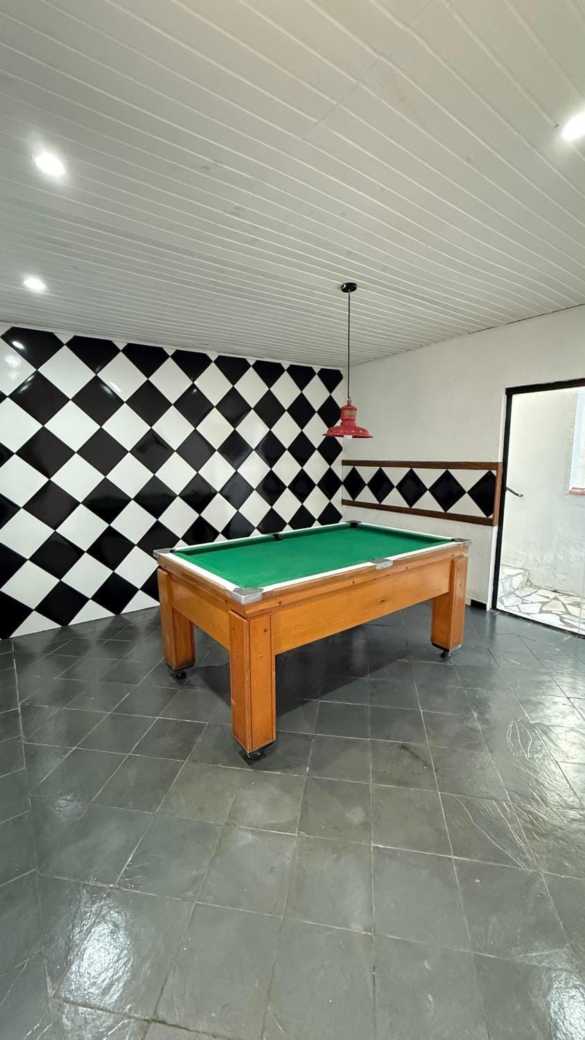 Billiard, Game Room