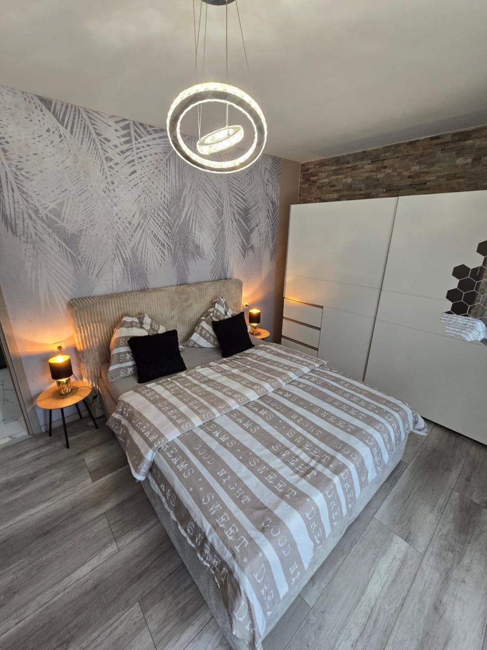 Bed, Photo of the whole room, Bedroom, wardrobe