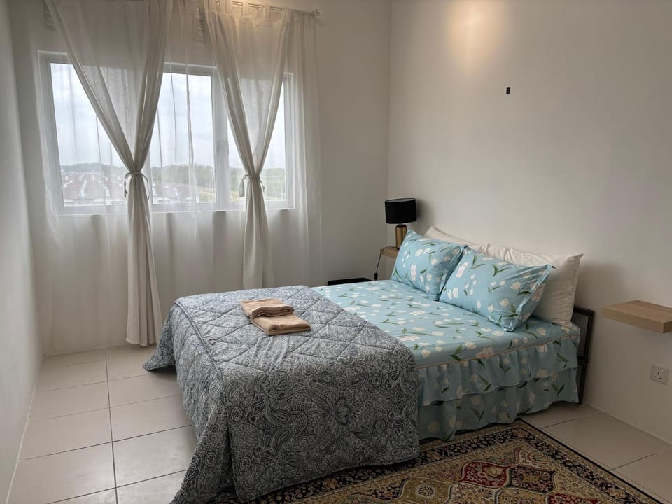 Bed, Bedroom, towels