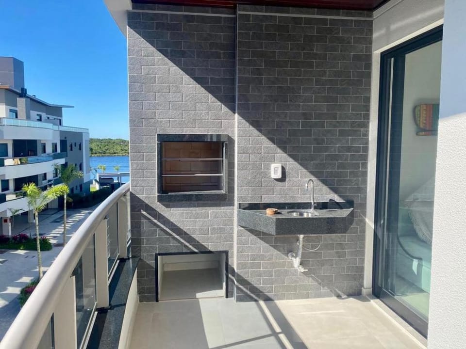 Condômino club com piscinas próximo da praia Apartment in Florianopolis