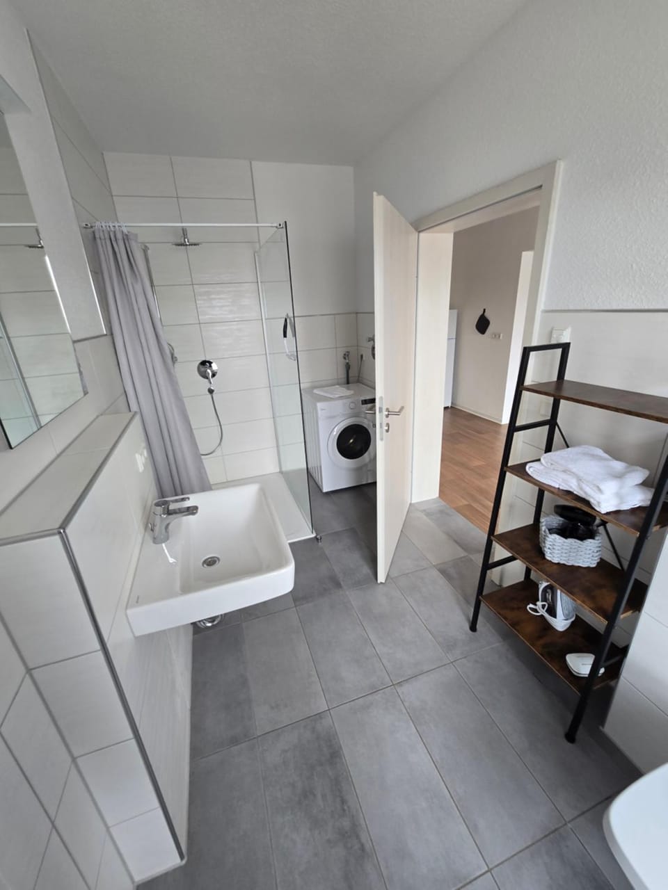 Shower, Toilet, Bathroom, washing machine, dryer