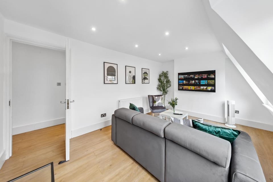 TV and multimedia, Living room, Seating area