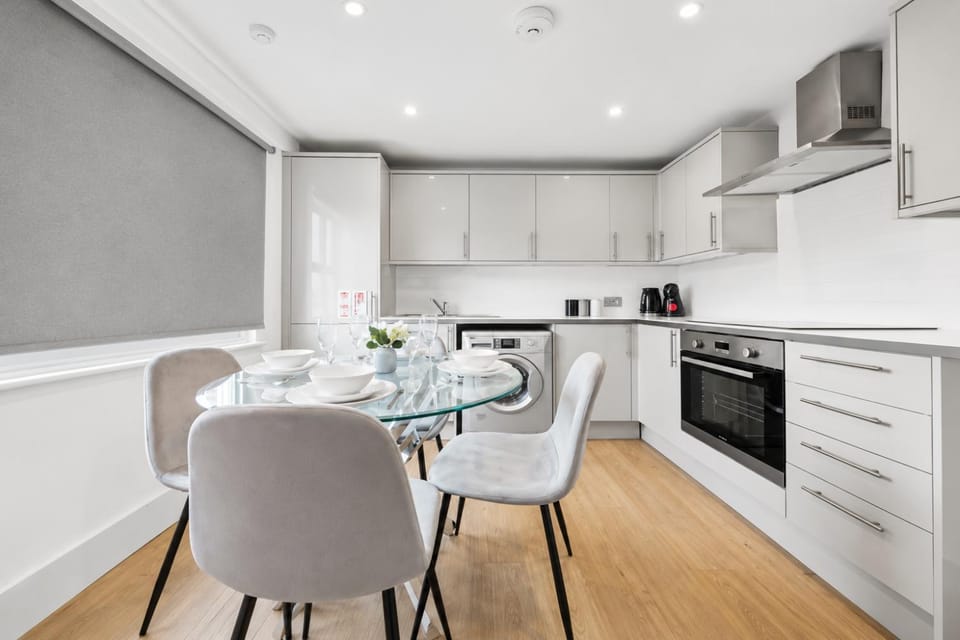 Kitchen or kitchenette, Dining area, dishwasher, oven, stove