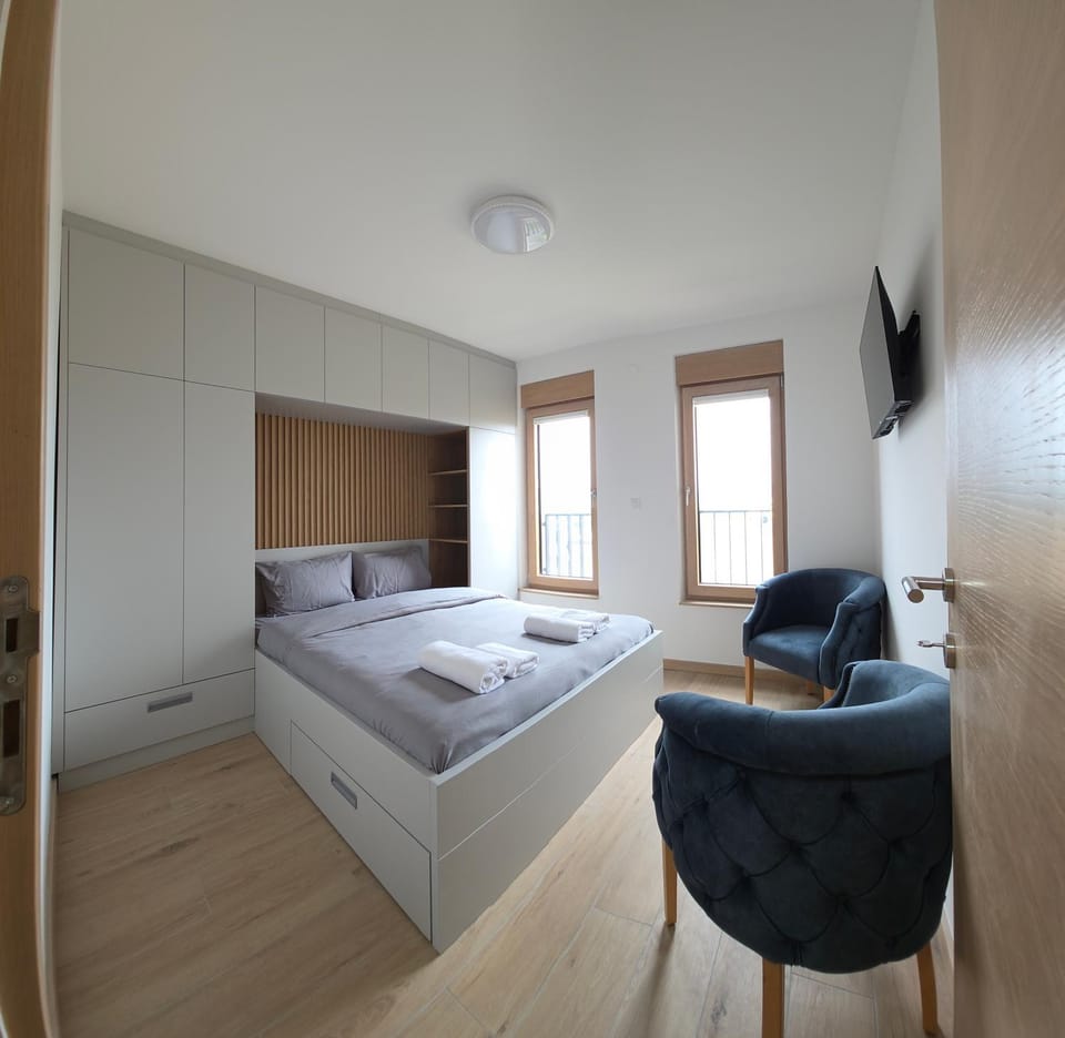 Apartmani Central A11 & Free parking Apartment in Serbia