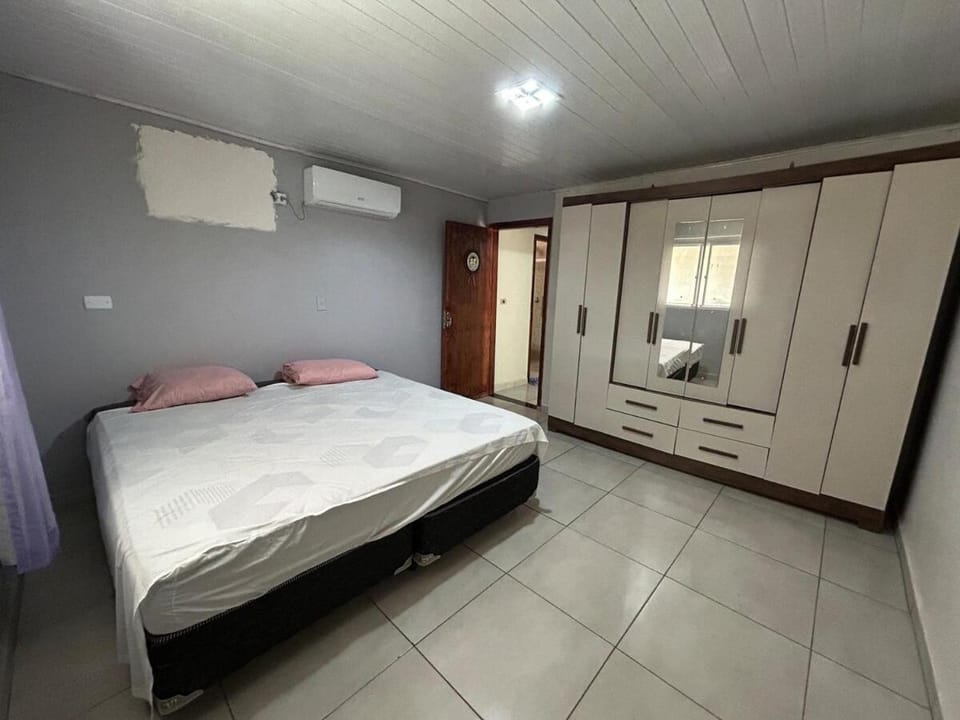 Casa com piscina no Ouro Verde, próx Argentina, Marco 3F e roda gigante House in Foz do Iguaçu