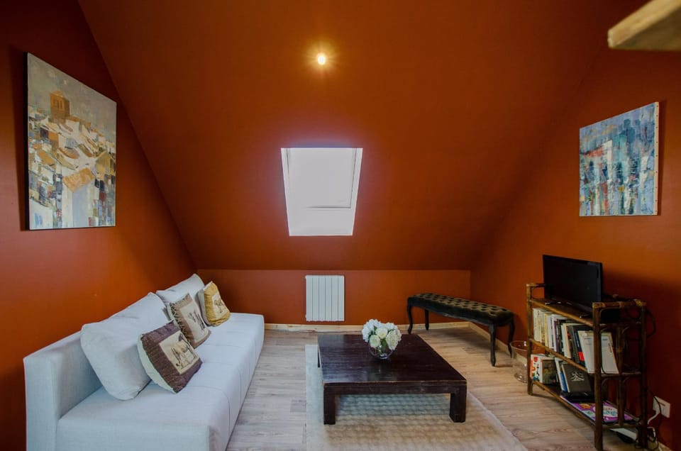 Communal lounge/ TV room, Living room