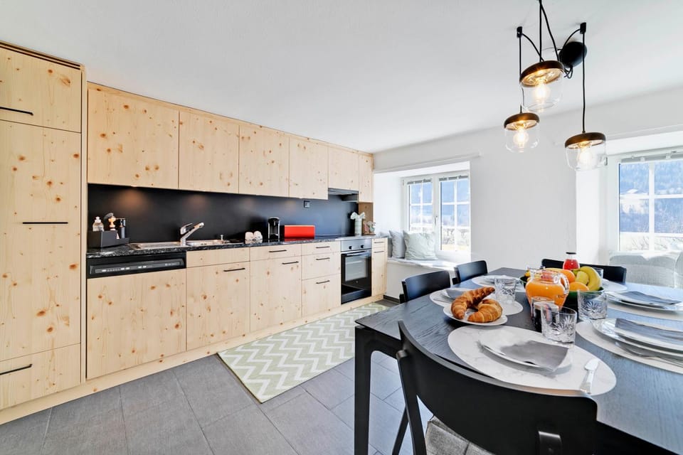 Kitchen or kitchenette, Food and drinks, Dining area, Food, pet friendly, stove