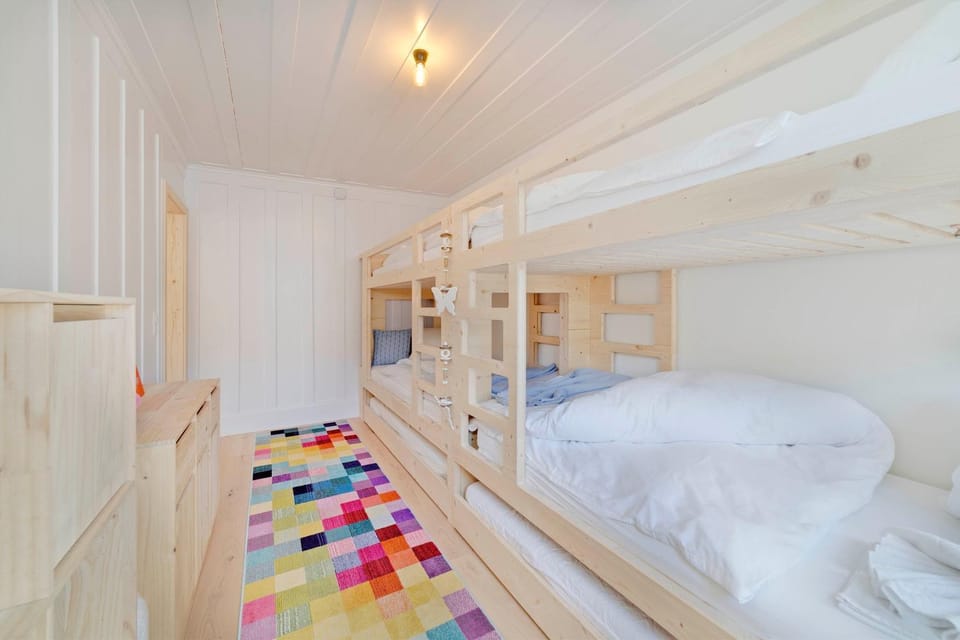 Bed, Photo of the whole room, Bedroom, bunk bed