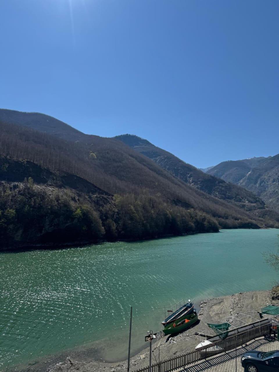 Nearby landmark, Day, Natural landscape, Lake view, Mountain view, River view
