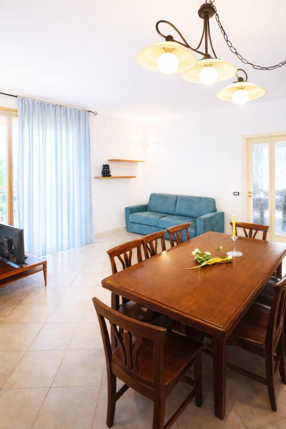 Communal lounge/ TV room