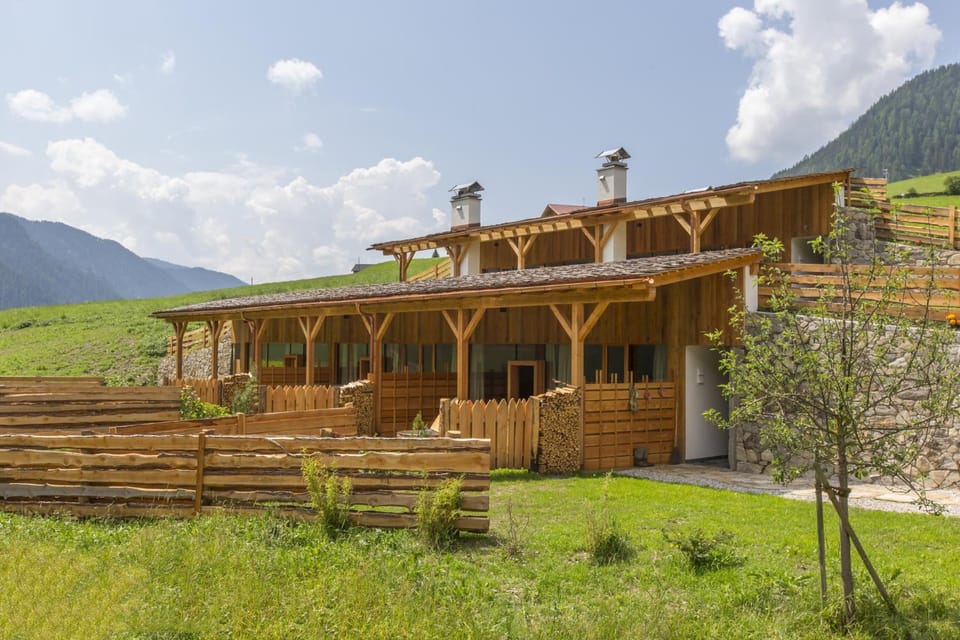 Property building, Day, Garden