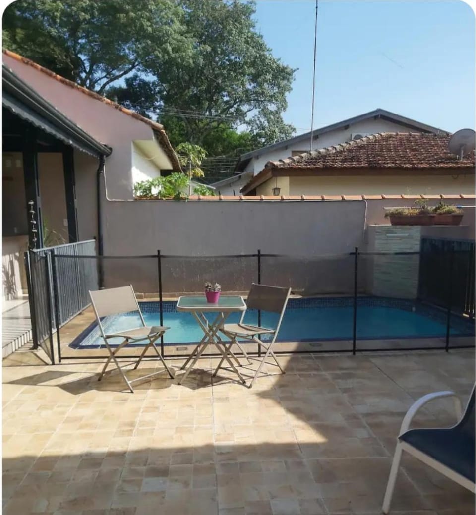Quarto privativo para viagem a trabalho ou lazer a 8 min centro Bed and Breakfast in State of Goiás