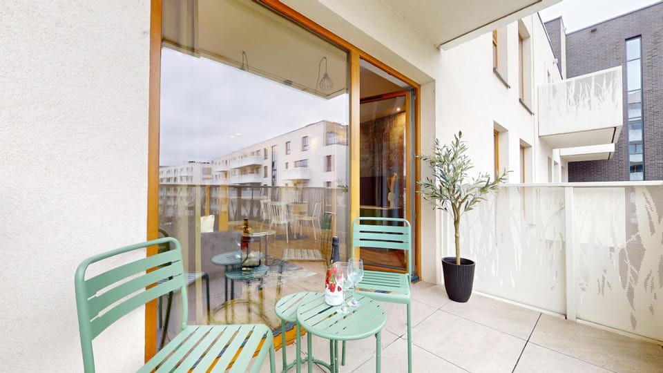 Property building, Patio, Day, View (from property/room), Balcony/Terrace