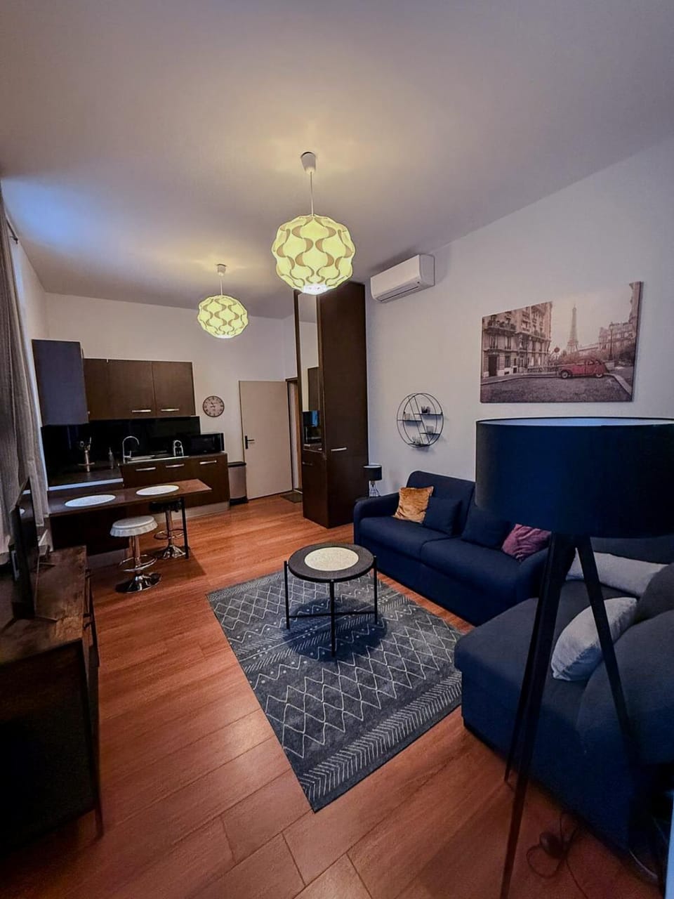 TV and multimedia, Living room, Dining area