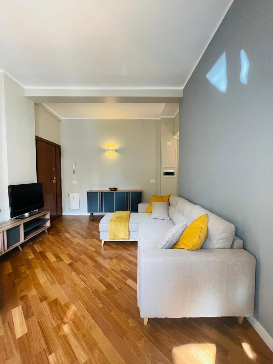Communal lounge/ TV room, Living room, Seating area