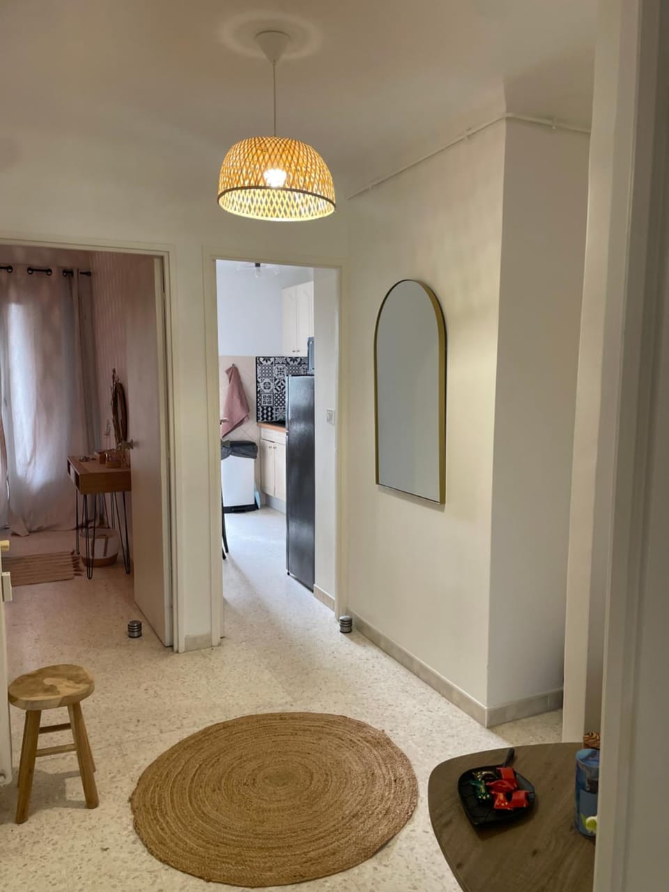Appartement T2 le Saints Georges 48 m2 meublés équipés Clims 2 balcons ensoleillés parking gratuit et wifi Apartment in Saint-Raphael