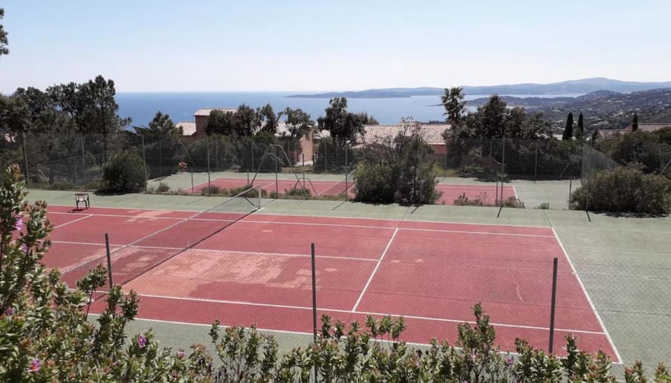 Natural landscape, Tennis court