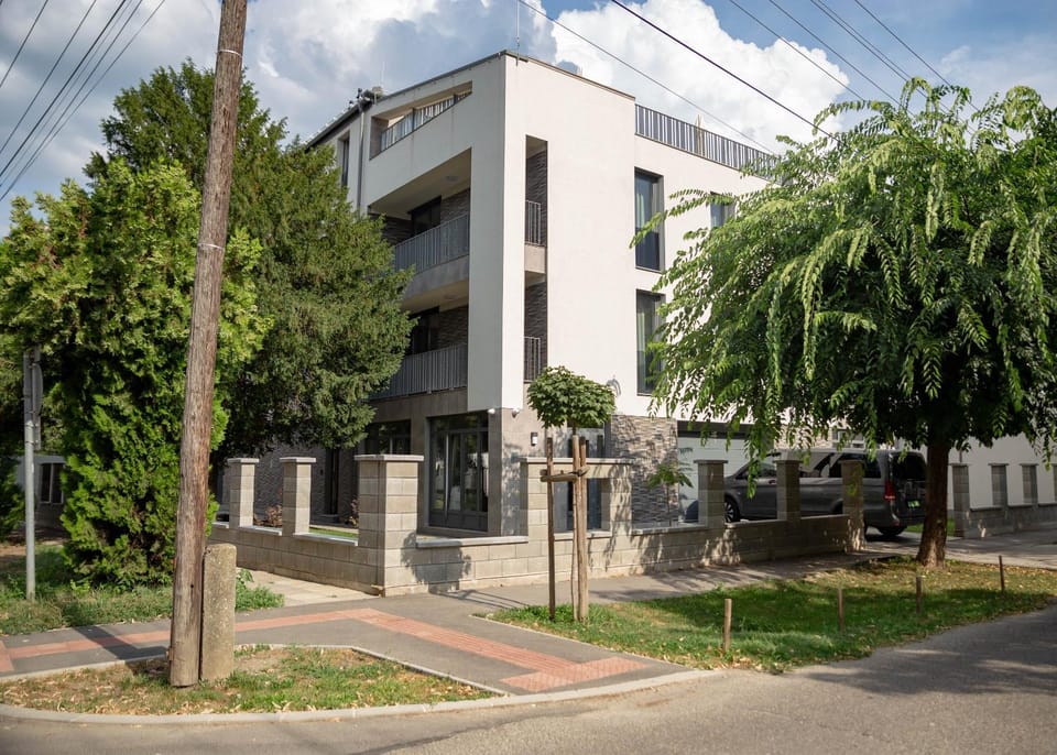 Property building, Neighbourhood, Street view