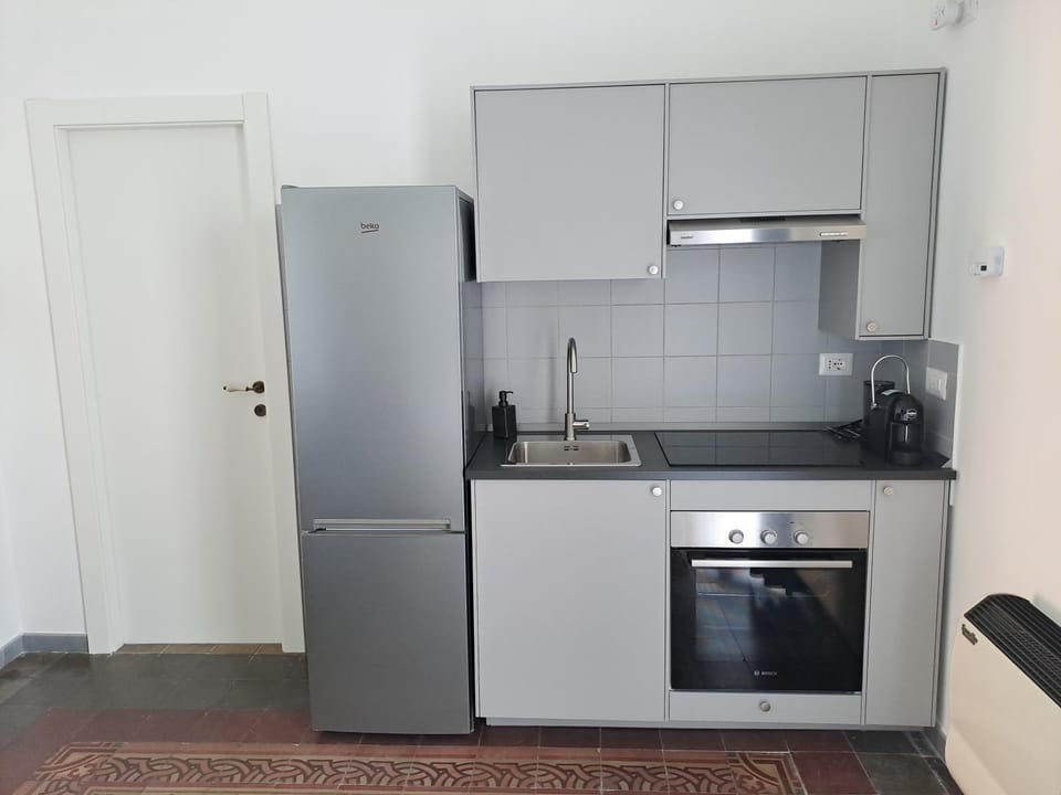 Kitchen or kitchenette, kitchen, kitchen