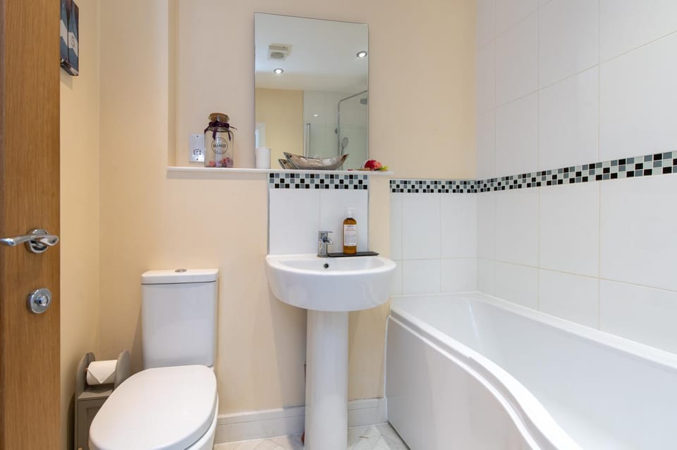 Leamington 4BR 4BA Executive House in Royal Leamington Spa