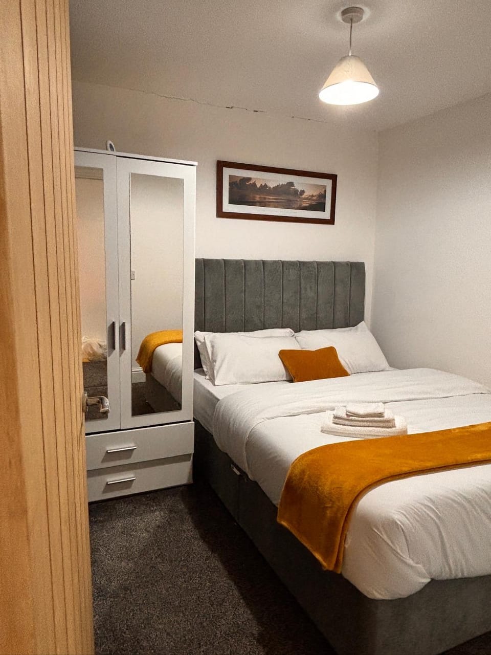 Bed, Photo of the whole room, Bedroom, wardrobe