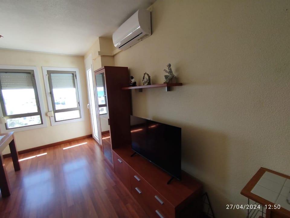 Communal lounge/ TV room, TV and multimedia, Evening entertainment, air conditioner