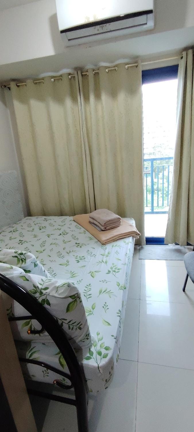 SM MOA staycation condotel Apartment hotel in Pasay