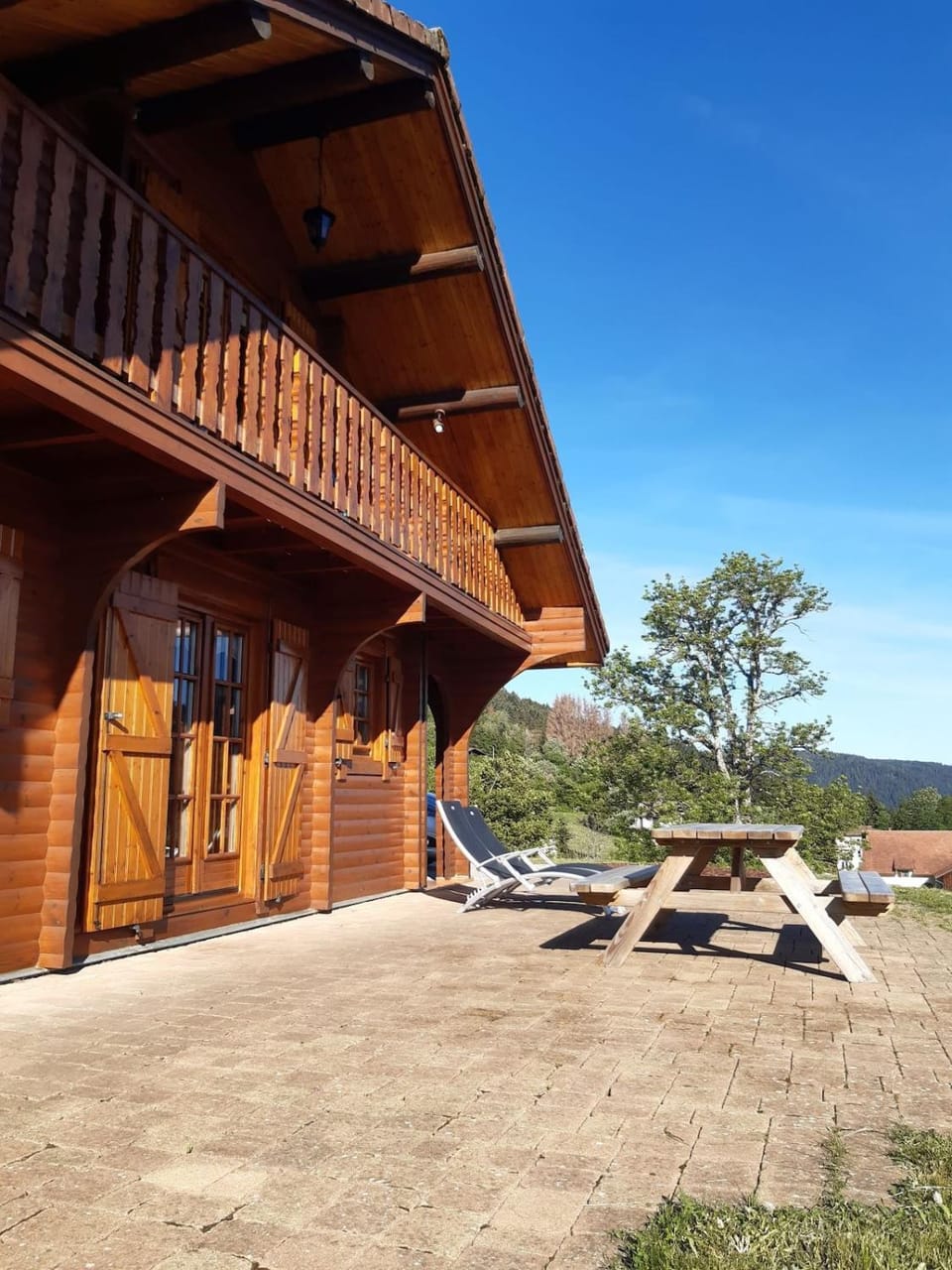 Property building, Balcony/Terrace, sunbed