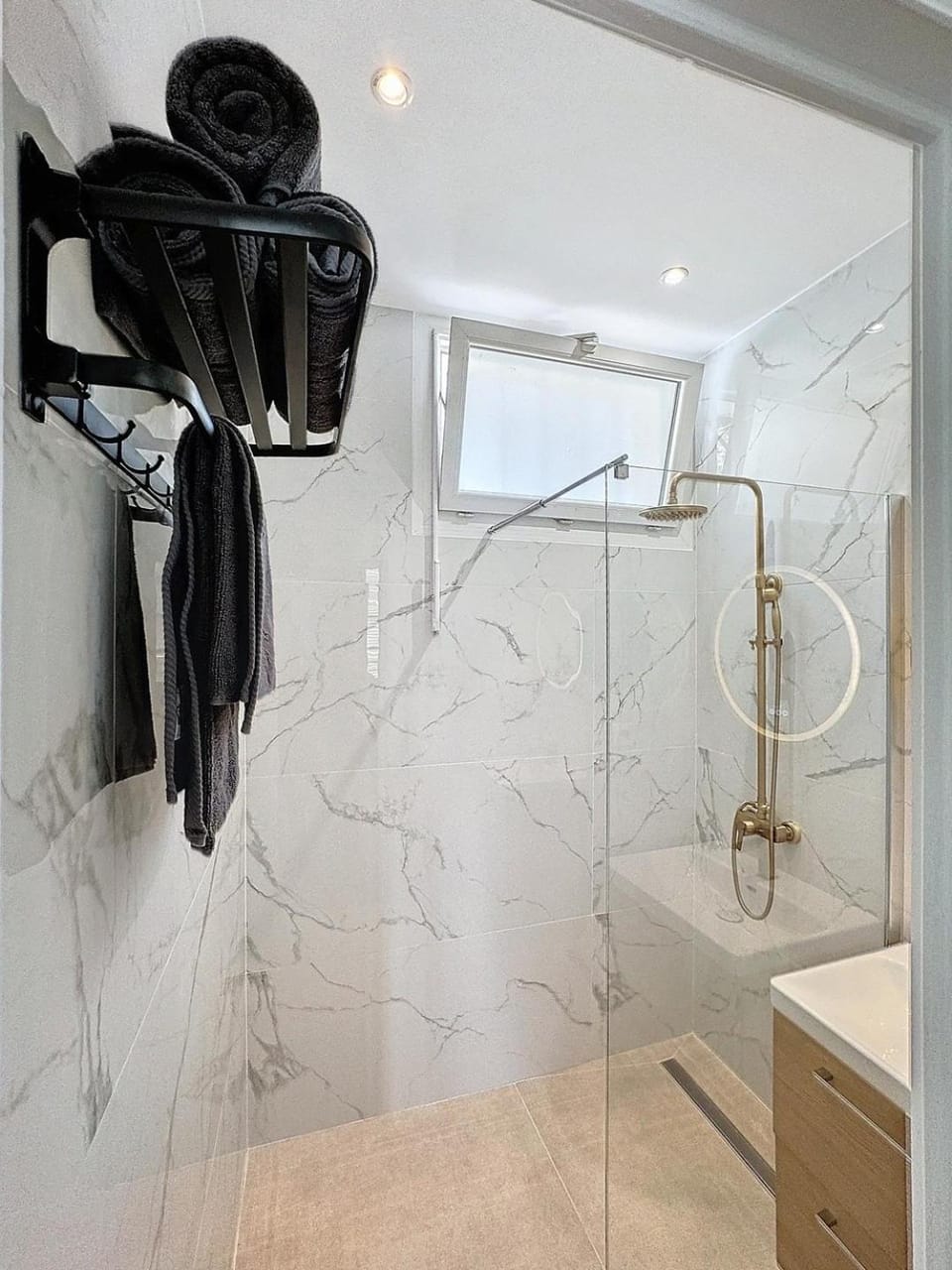 Shower, towels