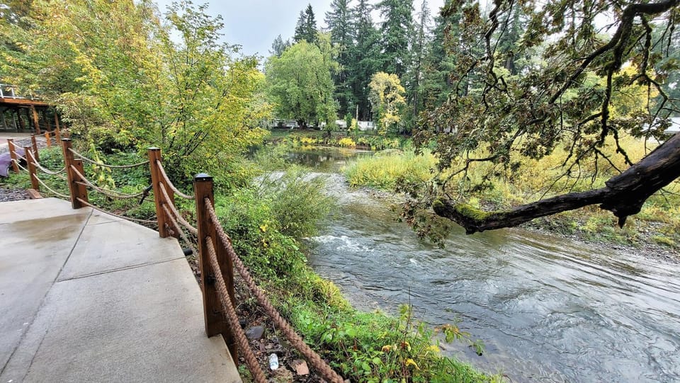 Riverfront Suite Bed and Breakfast in Willamette Valley