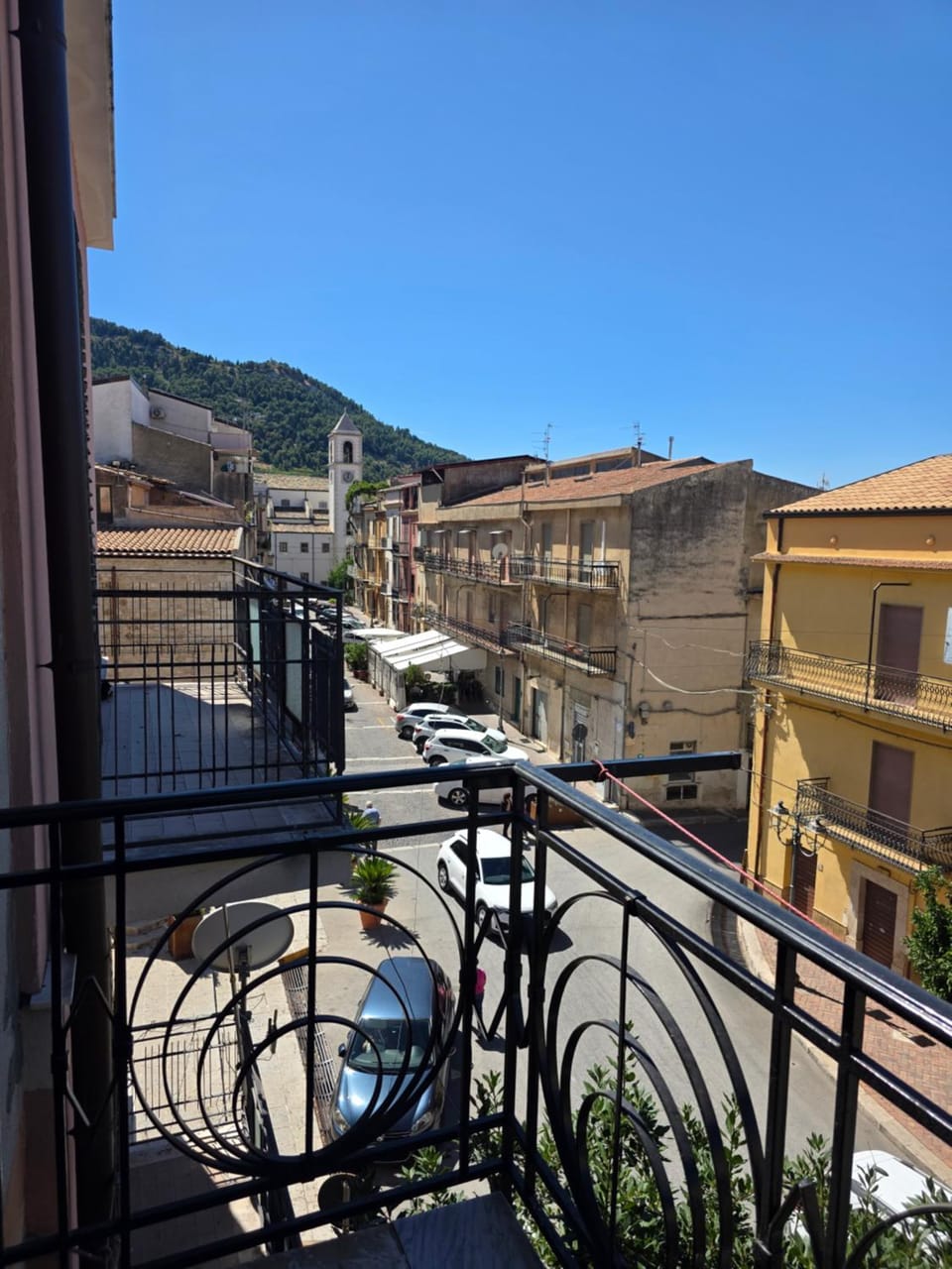 Day, Natural landscape, View (from property/room), Balcony/Terrace, City view, Mountain view
