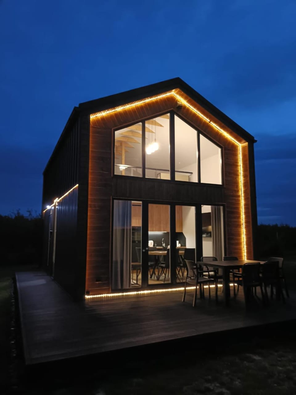 Property building, Patio, Balcony/Terrace