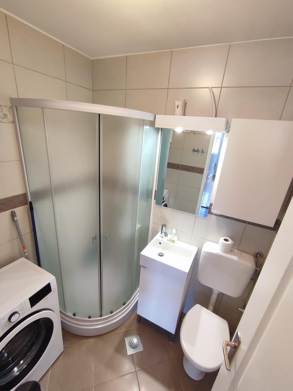 Shower, Bathroom, washing machine