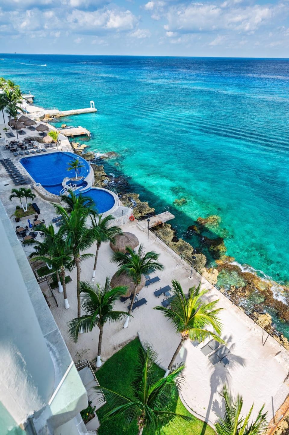 Day, Natural landscape, Beach, Pool view, Sea view, Swimming pool, sunbed