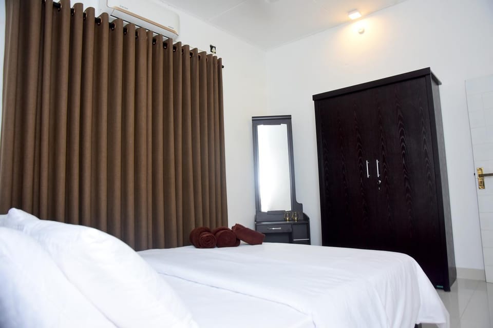 Bedroom, wardrobe