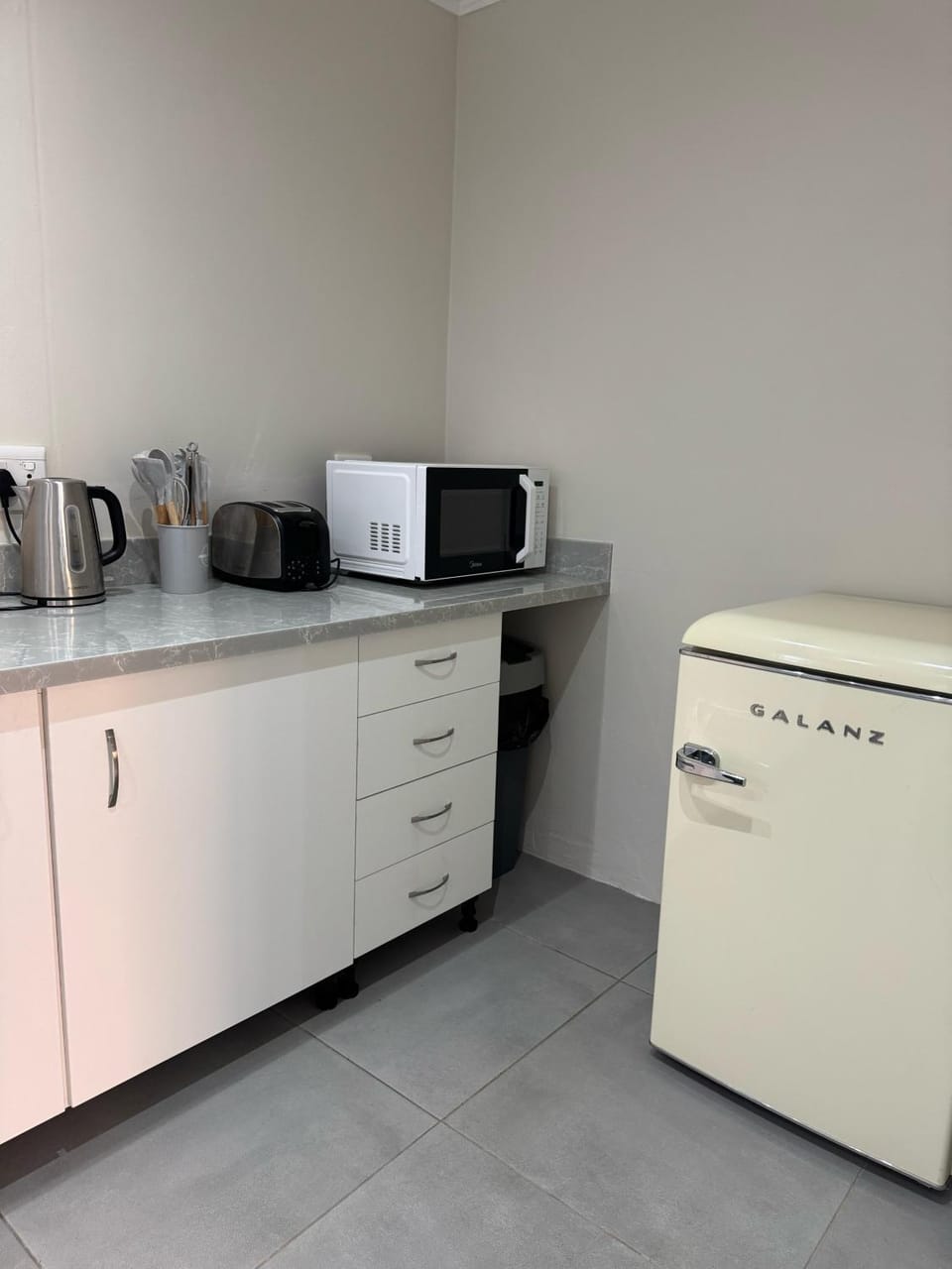 Coffee/tea facilities, Kitchen or kitchenette, toaster