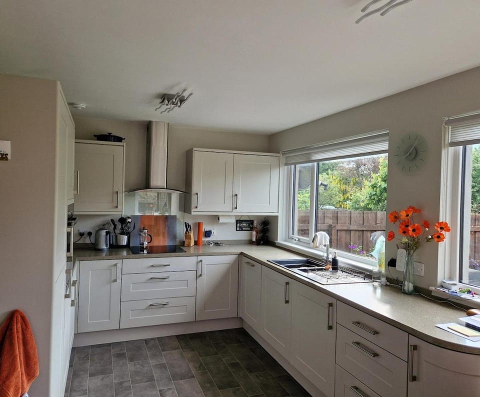 Spacious cosy welcoming cottage House in Ballater