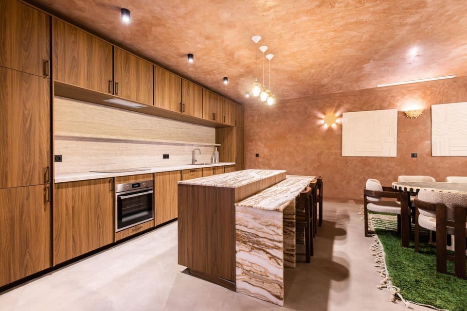 Kitchen or kitchenette, Dining area, dishwasher, oven, stove
