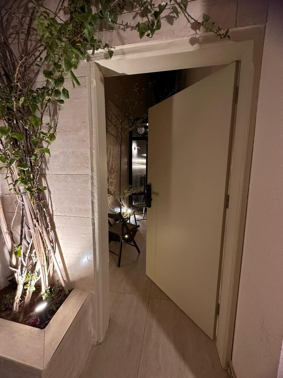 Facade/entrance