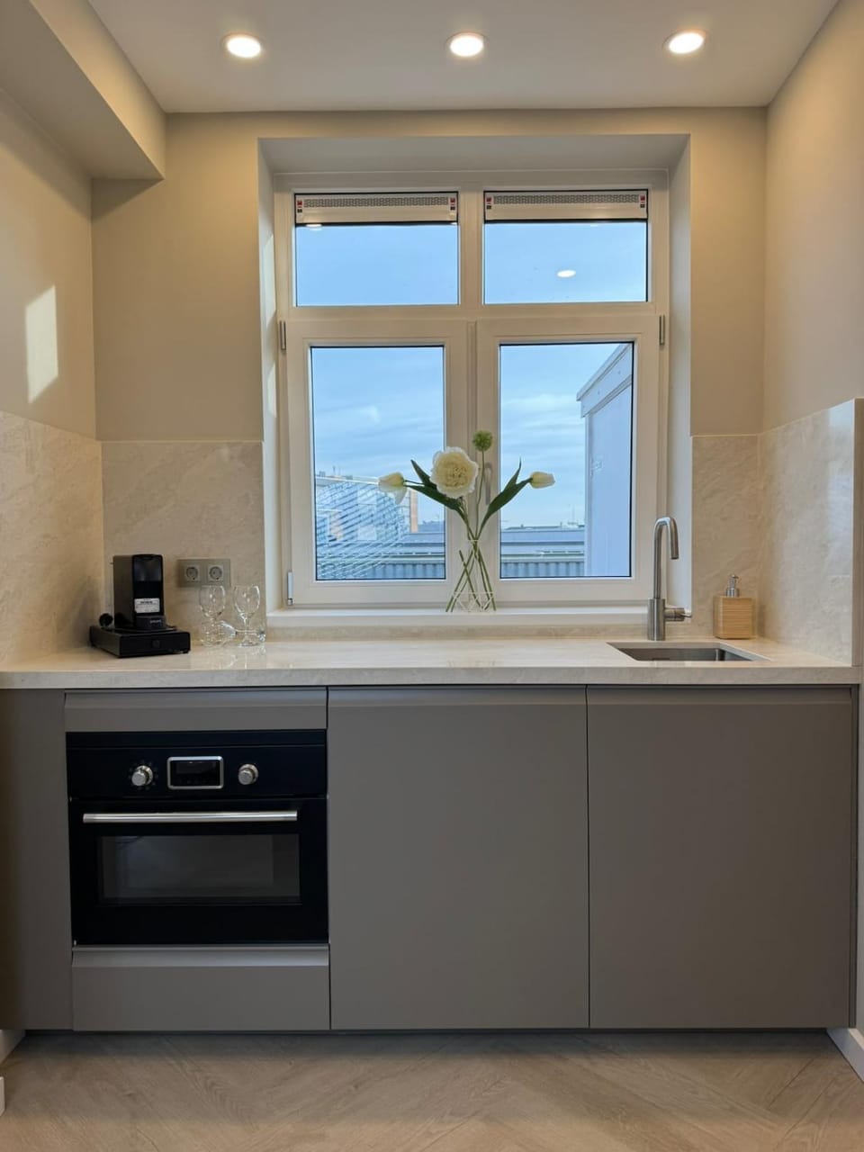 The Charming chic Garden View Den Aprt R2 Apartment in The Hague