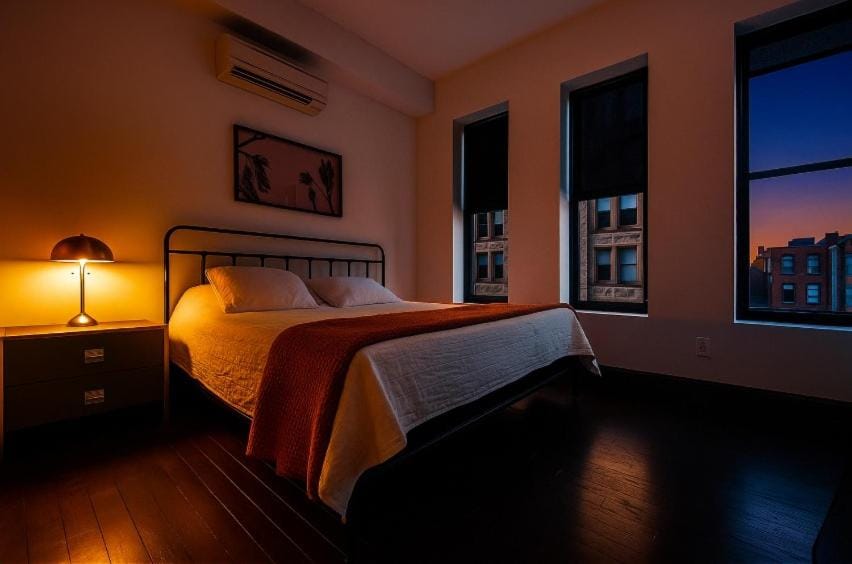 Remodeled 2BR Downtown Near Acrisure Stadium Apartment in Pittsburgh