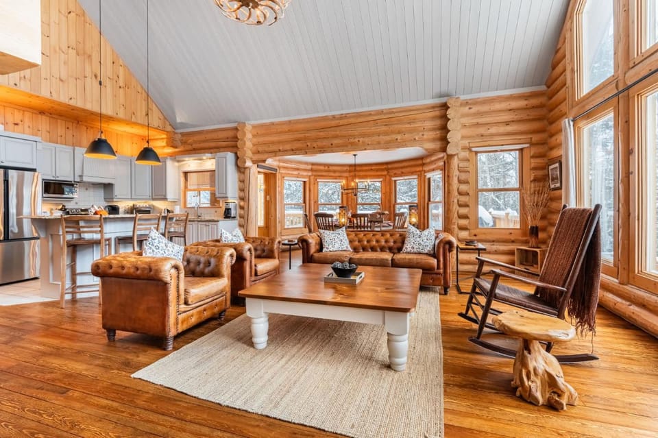 Kitchen or kitchenette, Living room, Dining area, stove